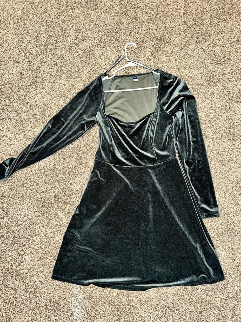 Old Navy Long-Sleeve Velvet Square-Neck Mini Dress Large